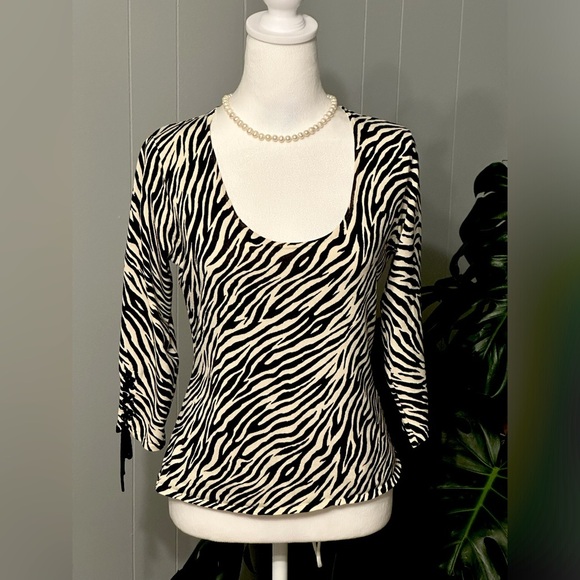 🛍️Silx By August Silk Leopard print thin stretch sweater and string tie sleeve - Picture 1 of 6